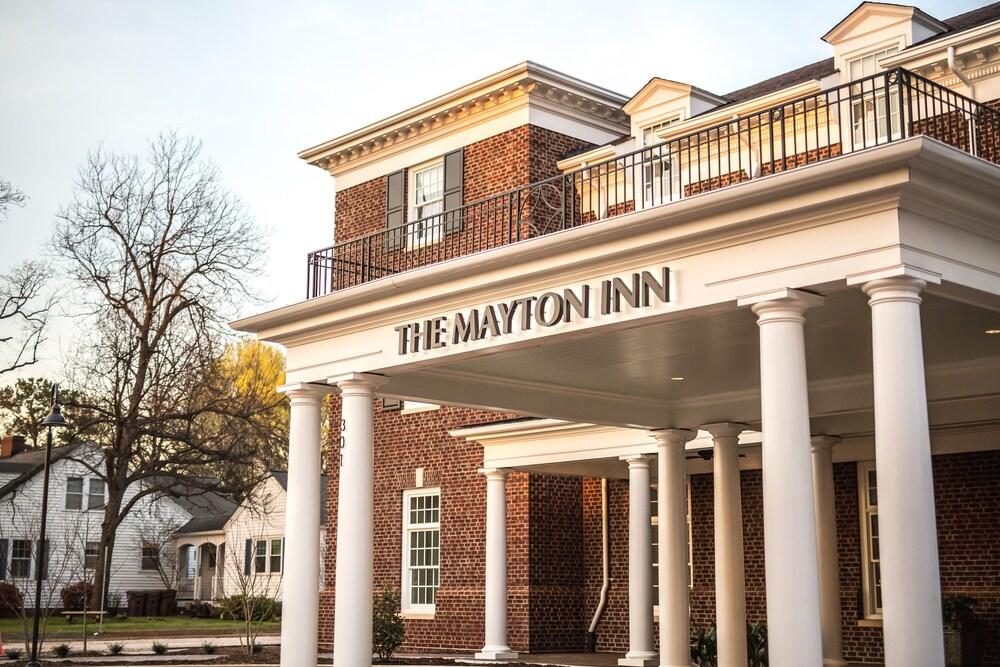 The Mayton Cary Esterno foto